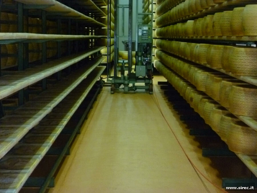 Massetto epossidica per rettifica ondulazioni magazzino formaggi
