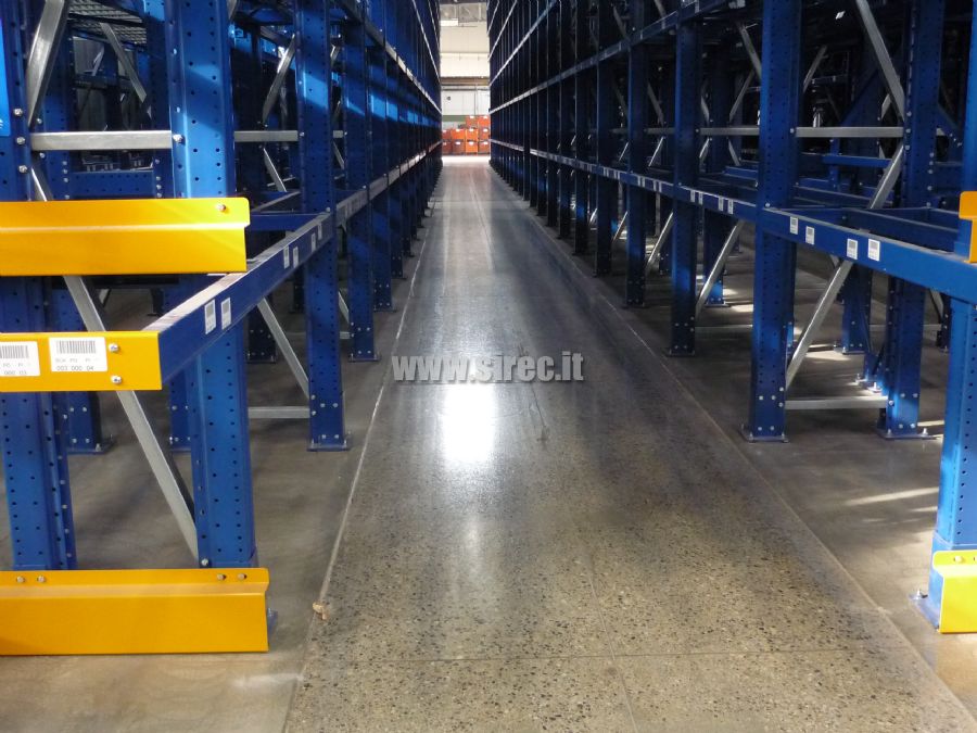 Pavimentazione corsia rettificata trattata con FLOORCOAT/H