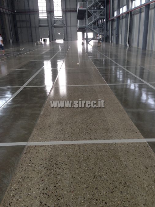 Surface floor respecting the VDMA guidelines